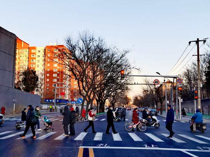 惠及八萬人 北京萬源北路拓寬工程全面完工(图2)