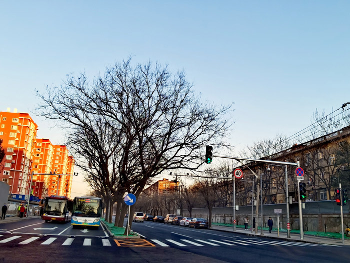 惠及八万人 北京万源北路拓宽工程全面完工(图1)