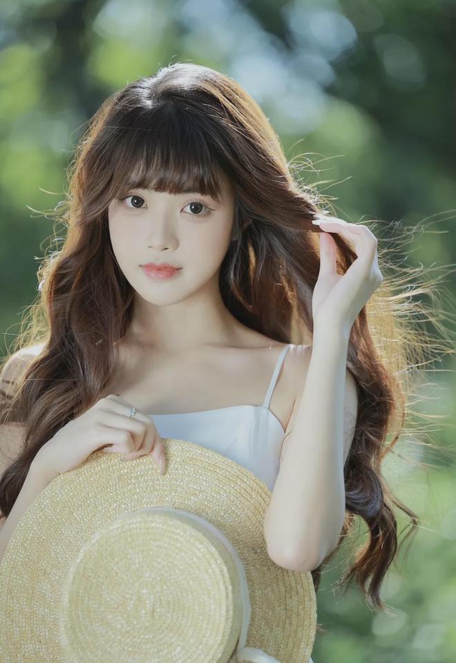 父亲给女儿疏通水管(图1)
