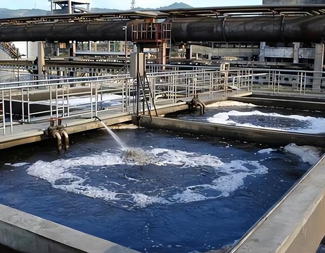 大量美国人喝污水白宫为啥就是换不完百年老破铅管？(图8)